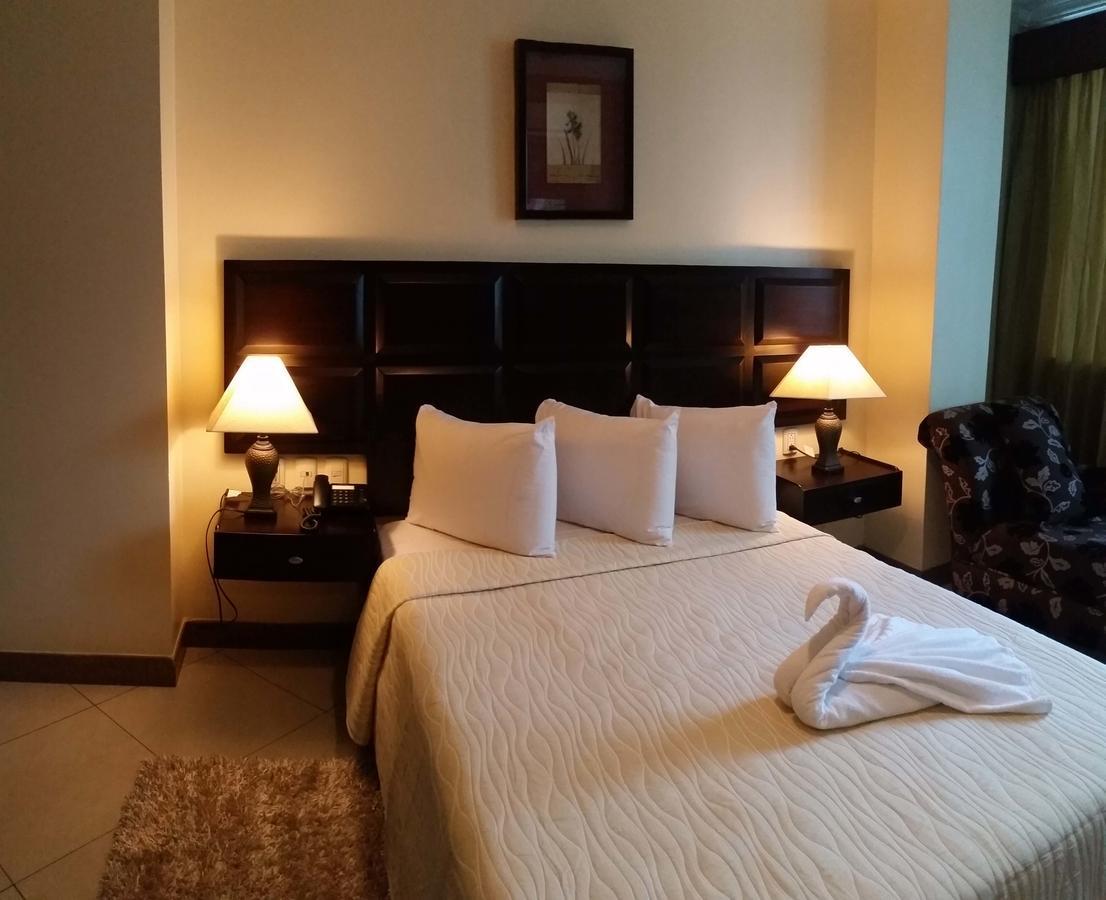 גוויאקיל Atlantic Blue Hotel מראה חיצוני תמונה