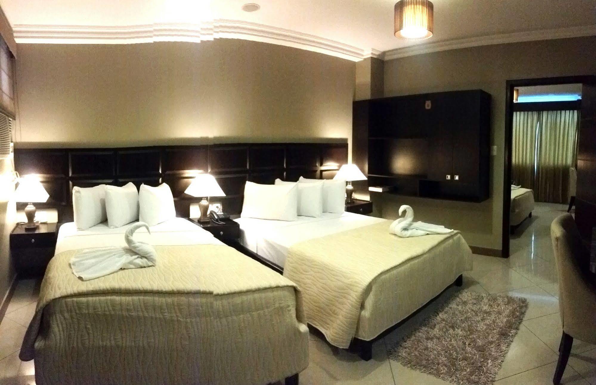 גוויאקיל Atlantic Blue Hotel מראה חיצוני תמונה