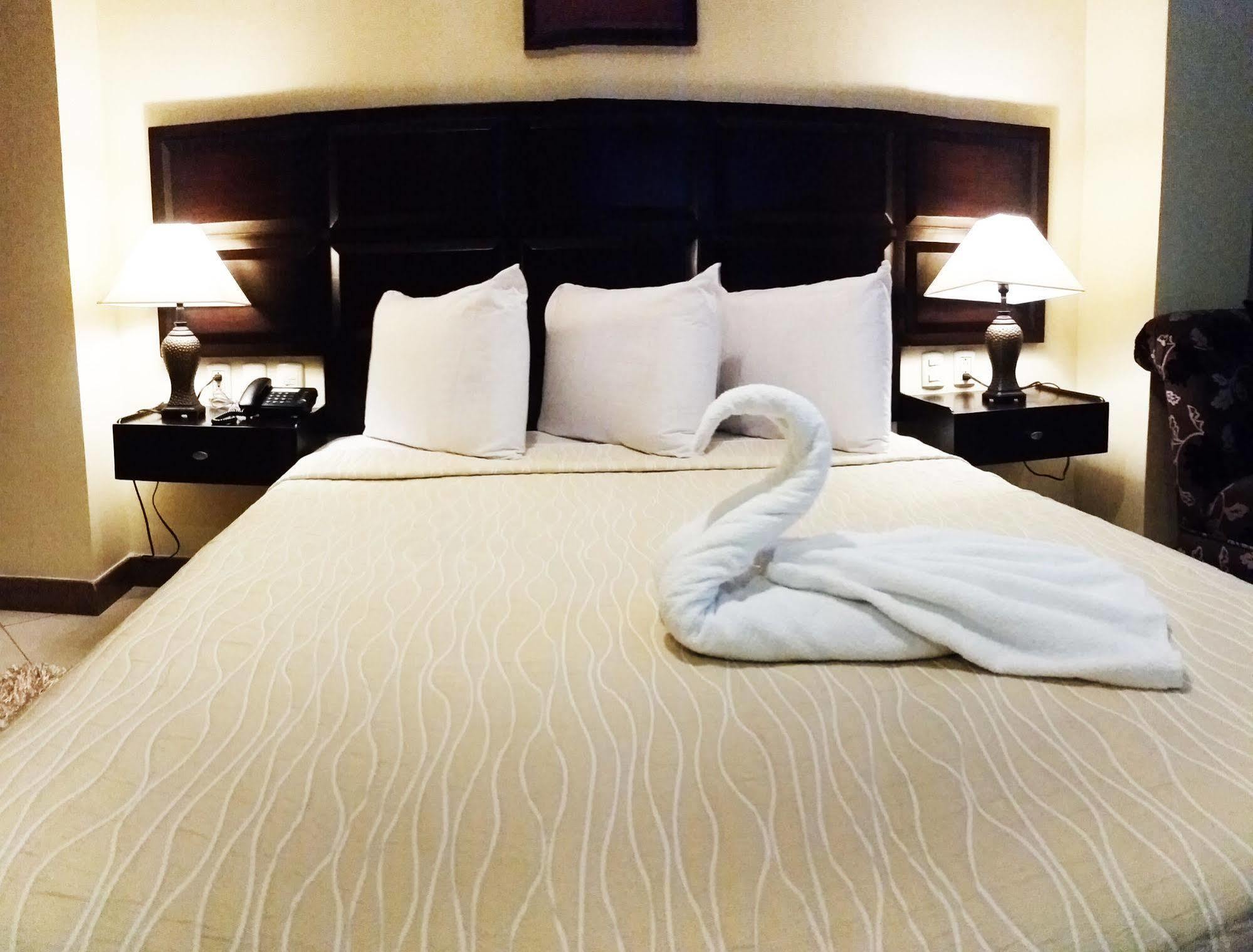 גוויאקיל Atlantic Blue Hotel מראה חיצוני תמונה